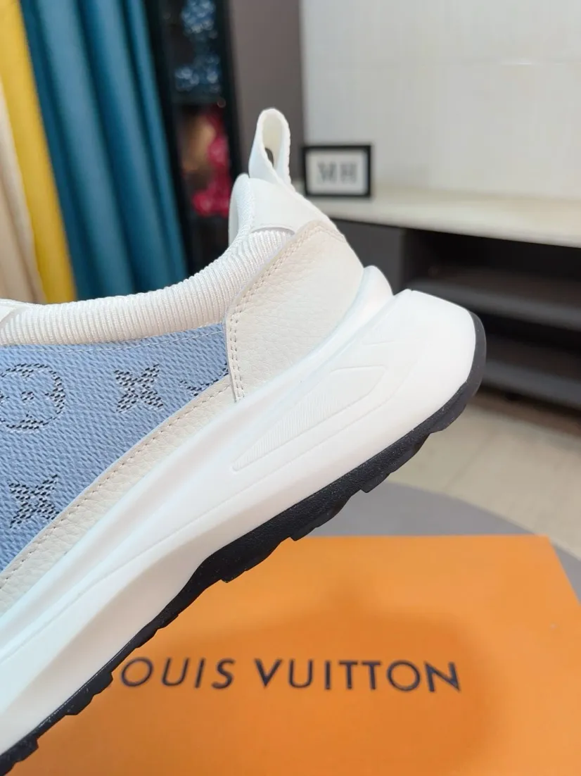 Men's shoes💰458🌸🌸【LV】Louis Vuitton🔍Top Purchasing Agency🇮🇹 Lu Street Fashion God's new sports shoes are coming and are on sale at the counter simultaneously. Original factory configuration, original cowhide fabric imported from Italy, high-quality embossed splicing complex process, sports fashionista, imported water-dyed sheepskin lining, sole: Wang Yuan factory specializes in original sole super comfortable, original factory follow-up goods 🔍🔍High quality, you can enter and leave the counter at will, welcome to compare and synchronize with the counter, code number 38-44, 45 customized